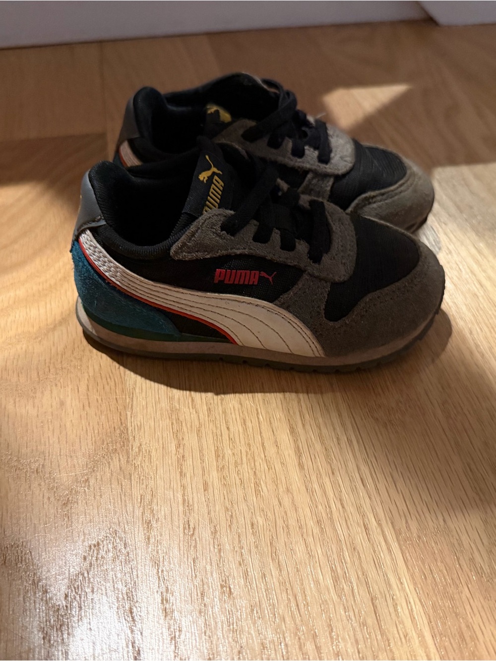 Puma Kids Black, White & Teal Casual Sneakers